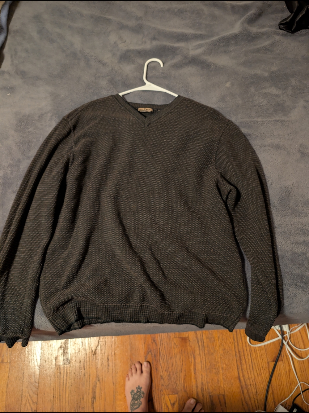 Men's V-Neck Knit Sweater - Dark Gray